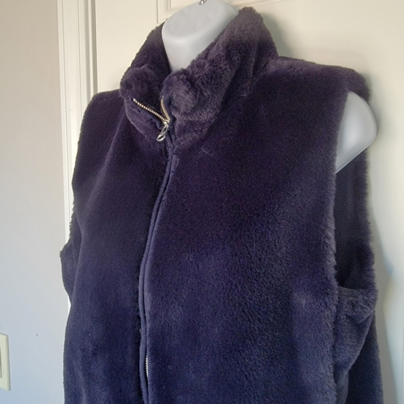 J Crew Dark Navy Blue Faux Fur Sleeveless Zip Up Vest Womens M - Picture 2 of 10